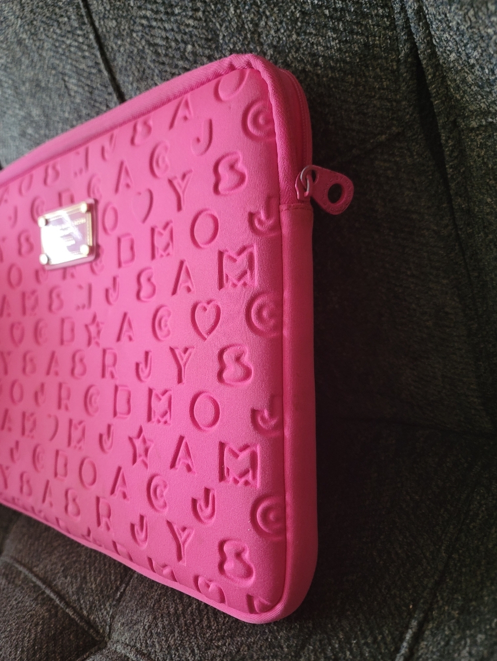 Marc Jacobs Dreamy Logo Knockout Pink Padded Laptop / Tablet Sleeve Case - Picture 5 of 13